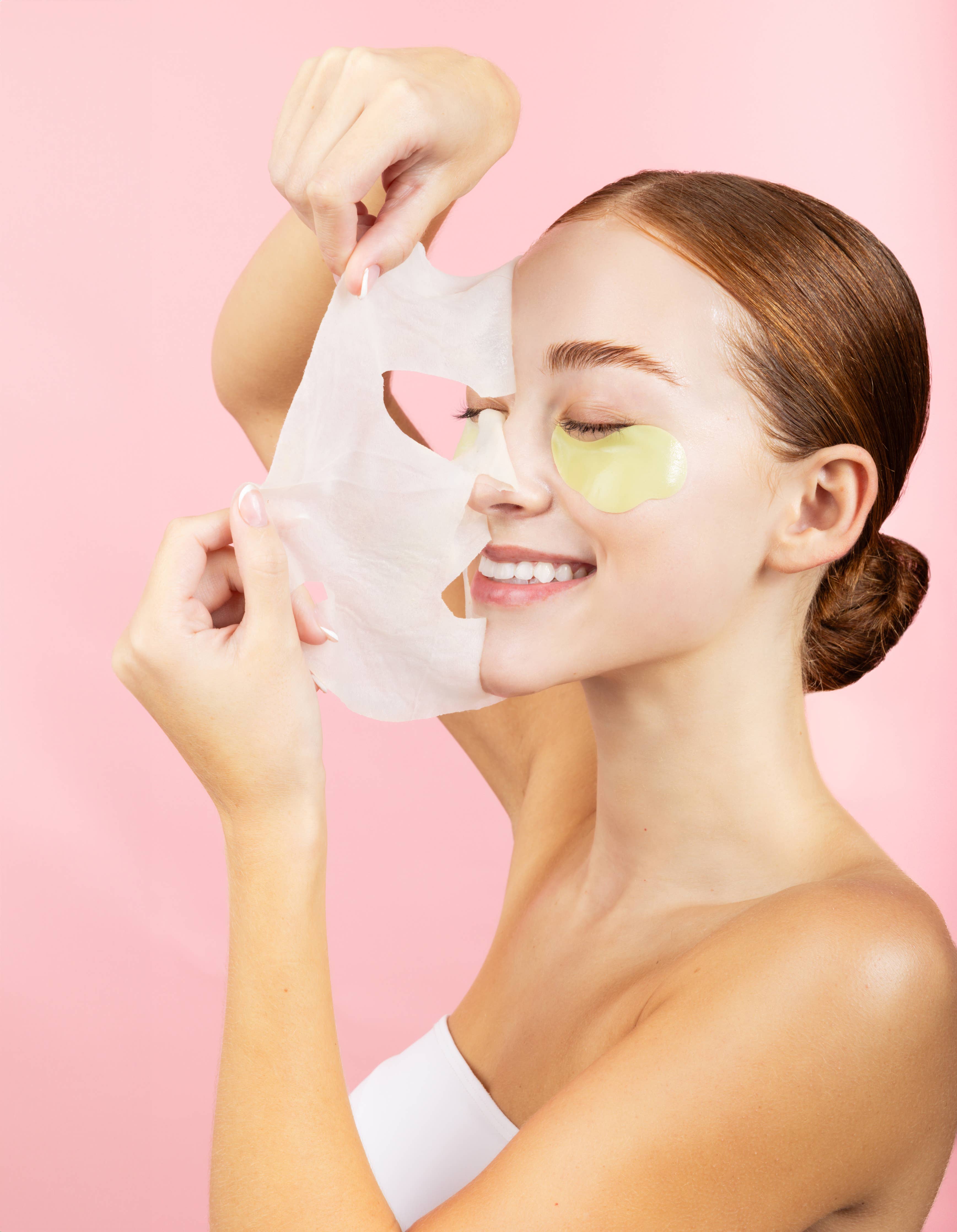 Strawberry Matcha Latte Depuffing & Hydrating Eye Patches - Awear