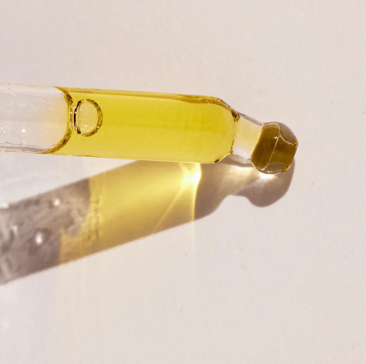 Dayglow Oil Serum - Awear